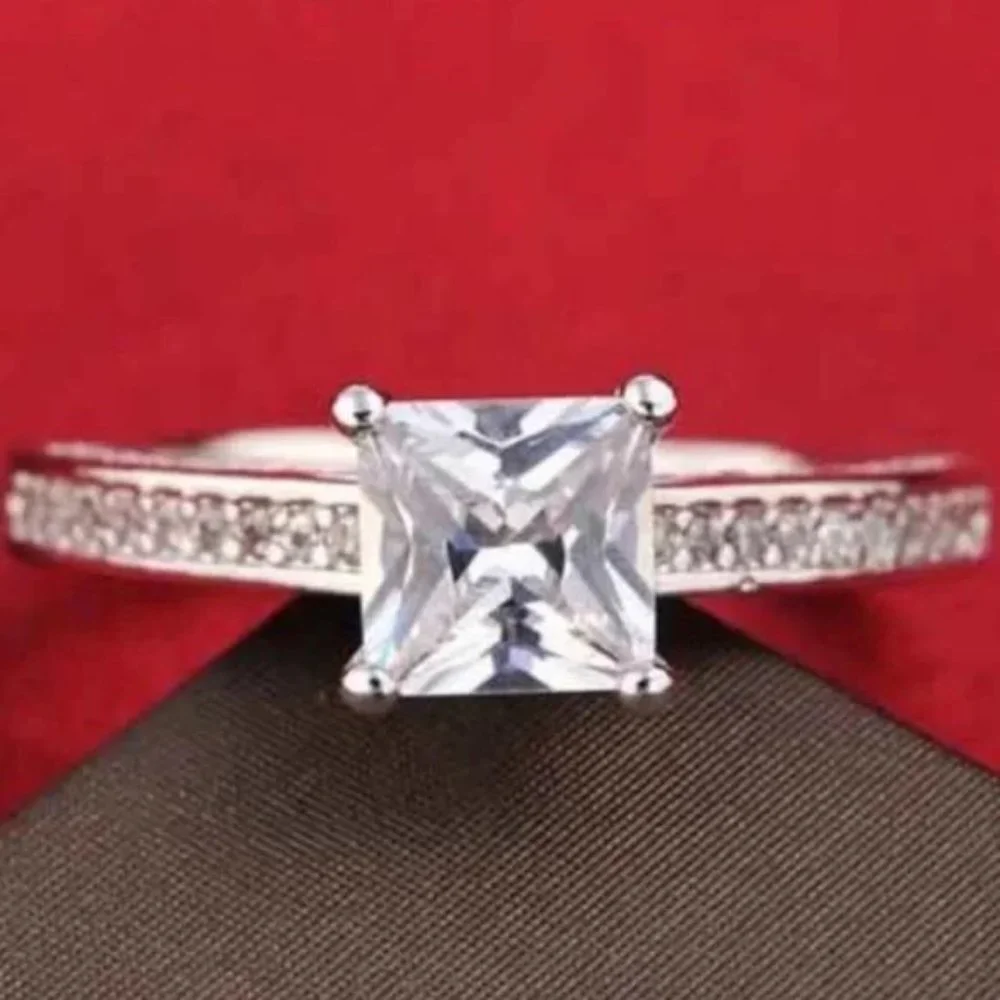 NEW 925 STERLING SILVER 2 CT ENGAGEMENT DIAMOND RING, CUTE RING, SHINY RING. - Picture 4 of 5